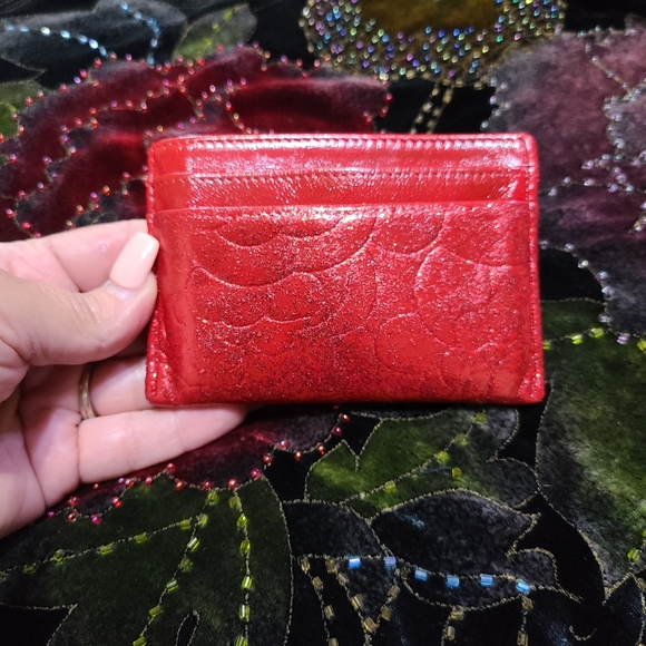 Chanel Iridescent Camelia credit card/ wallet - Picture 8 of 12